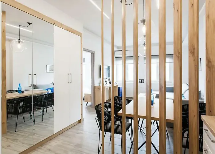 Cosmosdome / Best Apartment In The Heart Of Athens !
