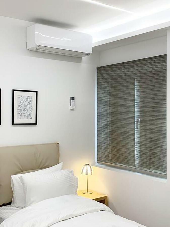 Cosmosdome / In The Heart Of ! Apartment *